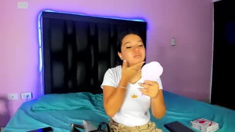 Luna  online show from November 2025 11:40:02 AM