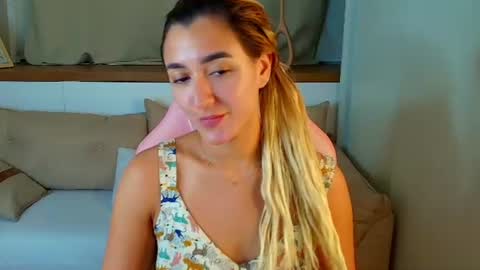 Snapshot of luna_velvvet chatting on July 2026 03:23:01 AM Luna online show from July 2026 03:23:01 AM