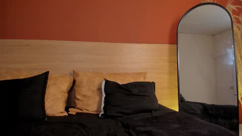 luna online show from February 2026 01:01:02 PM