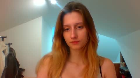 L U N A  online show from January 2025 05:51:02 PM