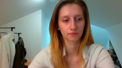 L U N A  online show from February 2025 06:08:02 PM