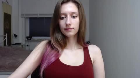 L U N A  online show from December 2025 06:50:01 AM