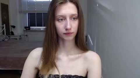 L U N A  online show from April 2026 05:24:01 AM