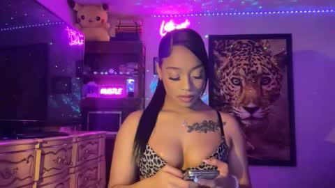 Snapshot of lunaa_11 chatting on May 2026 05:25:02 AM lunaa_11 online show from May 2026 05:25:02 AM