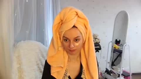 Snapshot of lunaa_bluee chatting on May 2026 05:42:01 PM lunaa_bluee online show from May 2026 05:42:01 PM