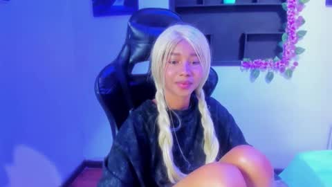 lunna online show from February 2026 03:33:01 AM