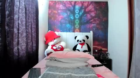 Snapshot of lunaa_mayerr chatting on February 2026 01:45:02 PM lunaa mayer online show from February 2026 01:45:02 PM