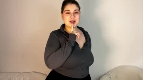 Snapshot of lunablakes chatting on February 2026 07:43:02 AM Luna online show from February 2026 07:43:02 AM