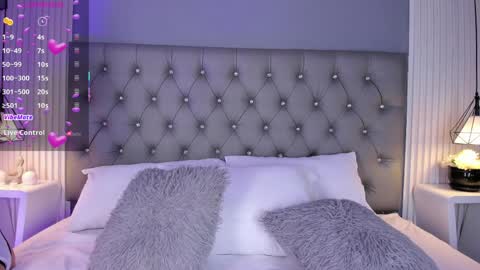 Luna  online show from April 2026 05:07:01 PM