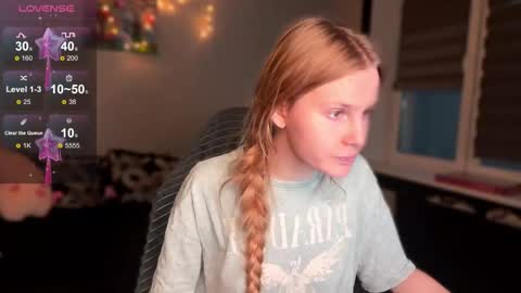 Britney online show from December 2025 02:44:02 PM