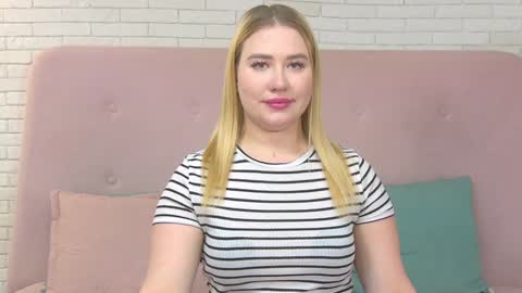 Snapshot of lunahouston chatting on January 2025 04:18:02 PM LunaHouston online show from January 2025 04:18:02 PM