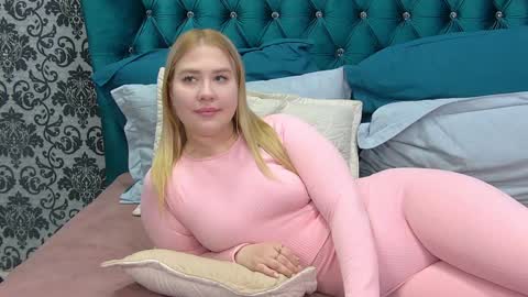 Snapshot of lunahouston chatting on January 2025 02:04:02 AM LunaHouston online show from January 2025 02:04:02 AM