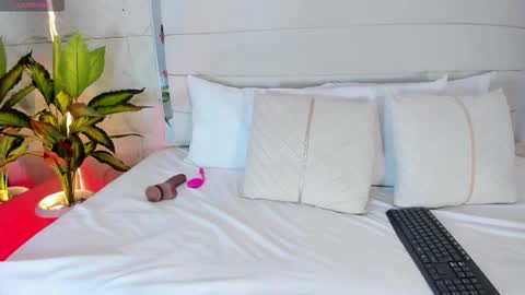 Luna  online show from March 2026 12:11:01 PM