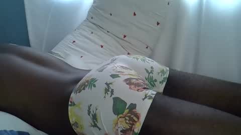 lunalove22_ online show from October 2025 04:35:02 AM