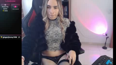 Snapshot of lunamora0 chatting on January 2026 02:21:02 PM lunamora0 online show from January 2026 02:21:02 PM