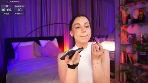 Luna  next streams Mon Fri Sat Sun 8pm-5am gmt0 online show from November 2025 09:07:01 PM