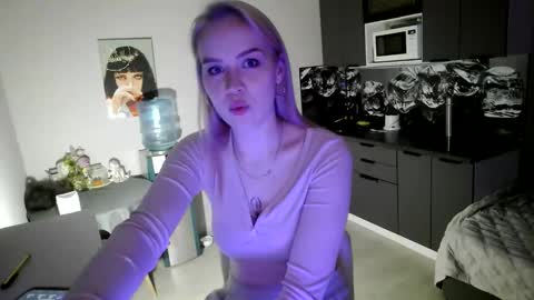 lunapeony online show from February 2026 03:17:02 PM