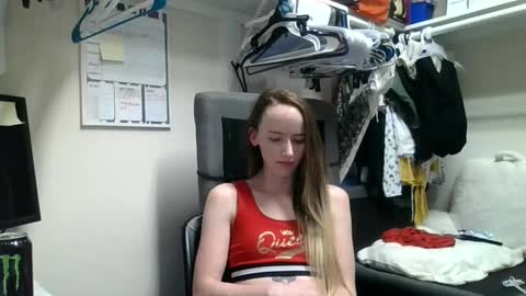 Snapshot of lunapixie2020 chatting on February 2025 09:16:01 AM lunapixie2020 online show from February 2025 09:16:01 AM