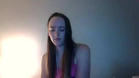Snapshot of lunapixie2020 chatting on April 2026 09:39:33 PM lunapixie2020 online show from April 2026 09:39:33 PM