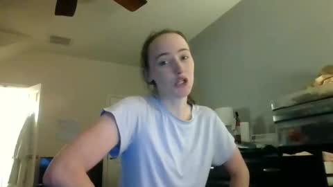 Snapshot of lunapixie2020 chatting on May 2026 12:52:01 AM lunapixie2020 online show from May 2026 12:52:01 AM