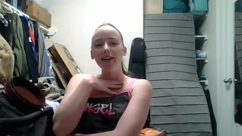 Snapshot of lunapixie2020 chatting on May 2026 02:51:02 AM lunapixie2020 online show from May 2026 02:51:02 AM