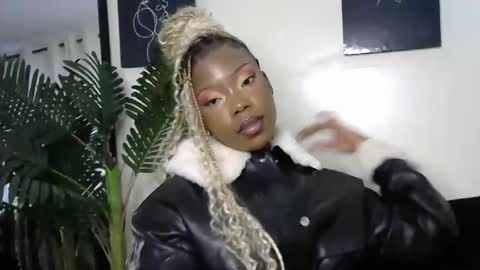 Smiley online show from April 2026 07:33:01 AM