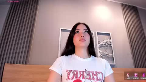 Luna  online show from April 2026 06:52:01 PM