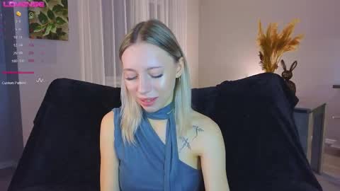 Kelly online show from October 2025 02:49:01 PM