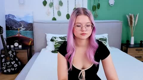 lunariafox online show from March 2026 02:39:02 PM