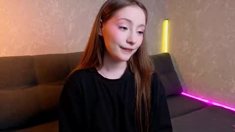Snapshot of lunarialive chatting on June 2026 04:18:01 PM Sonya online show from June 2026 04:18:01 PM