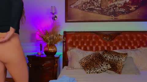 Luna Rishi online show from November 2025 06:33:01 AM