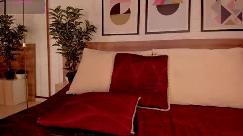 Snapshot of lunaruso chatting on May 2026 08:38:02 PM Luna Ruso online show from May 2026 08:38:02 PM