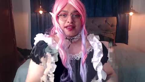 lunasnow__ online show from April 2026 04:03:01 PM