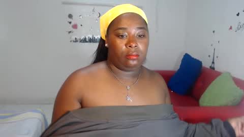 Snapshot of lunathaylor chatting on December 2024 03:22:01 PM luna thaylor online show from December 2024 03:22:01 PM