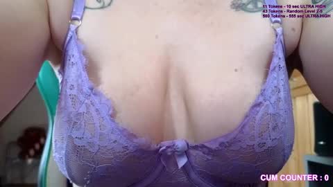 Luna  powered by bitch dust online show from January 2026 12:30:01 PM