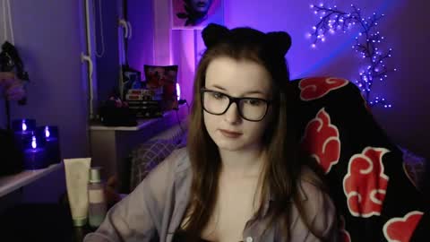 Snapshot of lunaxcherry chatting on April 2026 06:47:01 PM LunaXcherry online show from April 2026 06:47:01 PM