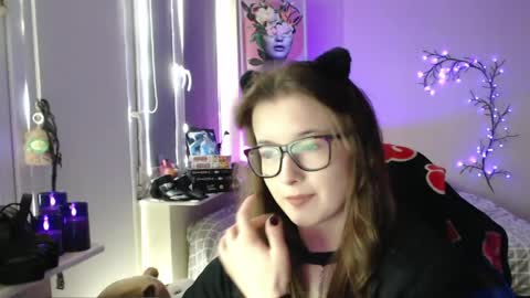 Snapshot of lunaxcherry chatting on May 2026 11:04:02 AM LunaXcherry online show from May 2026 11:04:02 AM