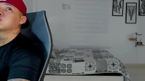 Lunay online show from March 2026 11:00:01 PM