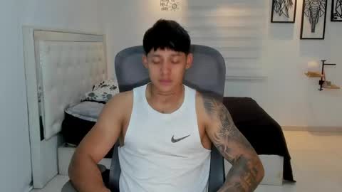 Snapshot of lunay_xtreemboy chatting on May 2026 12:27:01 AM Lunay online show from May 2026 12:27:01 AM