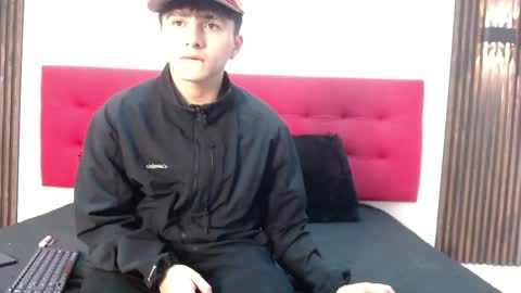 Snapshot of lunaydream chatting on April 2026 11:23:01 AM lunaydream online show from April 2026 11:23:01 AM