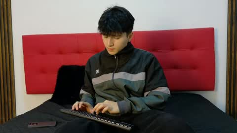Snapshot of lunaydream chatting on April 2026 11:35:02 AM lunaydream online show from April 2026 11:35:02 AM