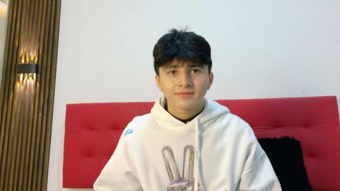 Snapshot of lunaydream chatting on April 2026 11:19:02 AM lunaydream online show from April 2026 11:19:02 AM