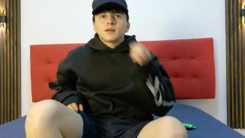 Snapshot of lunaydream chatting on April 2026 11:15:02 AM lunaydream online show from April 2026 11:15:02 AM
