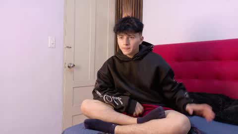 Snapshot of lunaydream chatting on May 2026 11:18:01 AM lunaydream online show from May 2026 11:18:01 AM