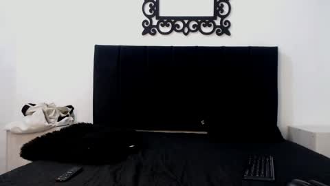 Snapshot of lunaydream chatting on May 2026 11:22:01 PM lunaydream online show from May 2026 11:22:01 PM