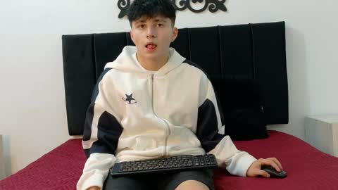 Snapshot of lunaydream chatting on May 2026 11:18:01 AM lunaydream online show from May 2026 11:18:01 AM