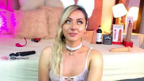 lunitadiva online show from February 2026 03:11:01 PM