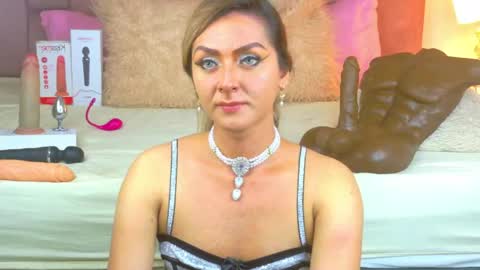 Snapshot of lunitadiva chatting on May 2026 04:15:02 PM lunitadiva online show from May 2026 04:15:02 PM