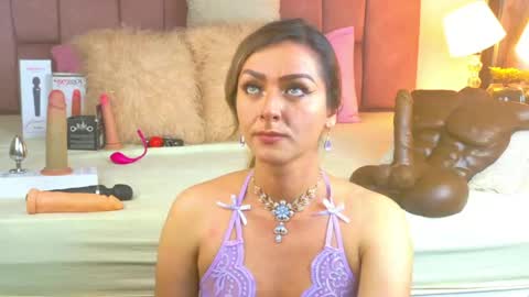 Snapshot of lunitadiva chatting on May 2026 04:23:02 PM lunitadiva online show from May 2026 04:23:02 PM