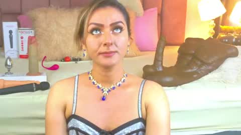 Snapshot of lunitadiva chatting on May 2026 03:40:01 PM lunitadiva online show from May 2026 03:40:01 PM